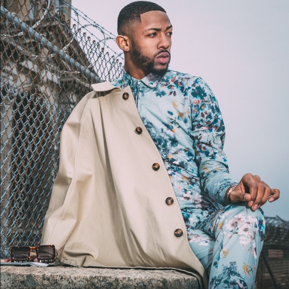 Hi I'm Jaye and Welcome to my closet!! - Picture 1 of 1